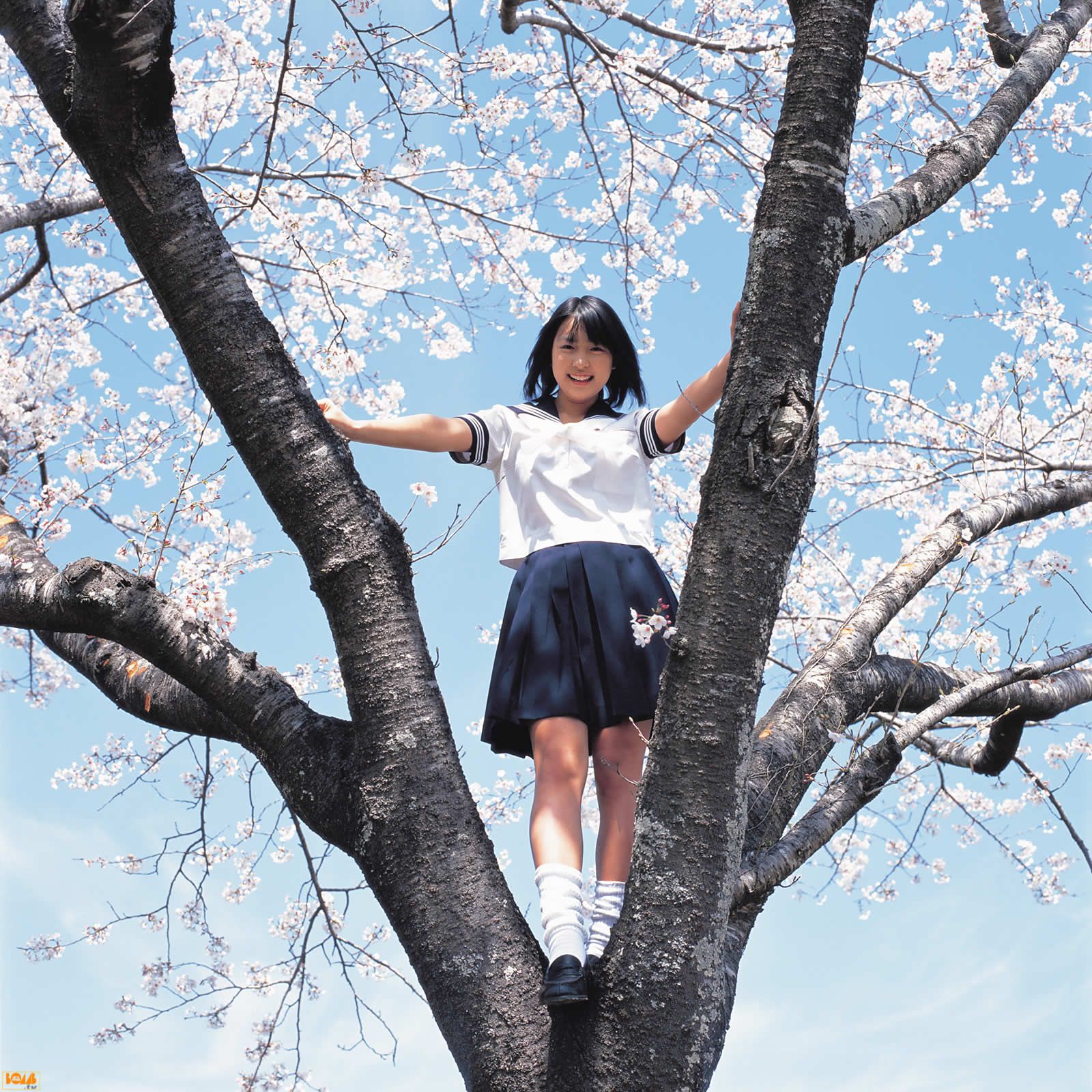 黒川芽以《Nina – Special Wallpaper》   2004年12月刊-图25