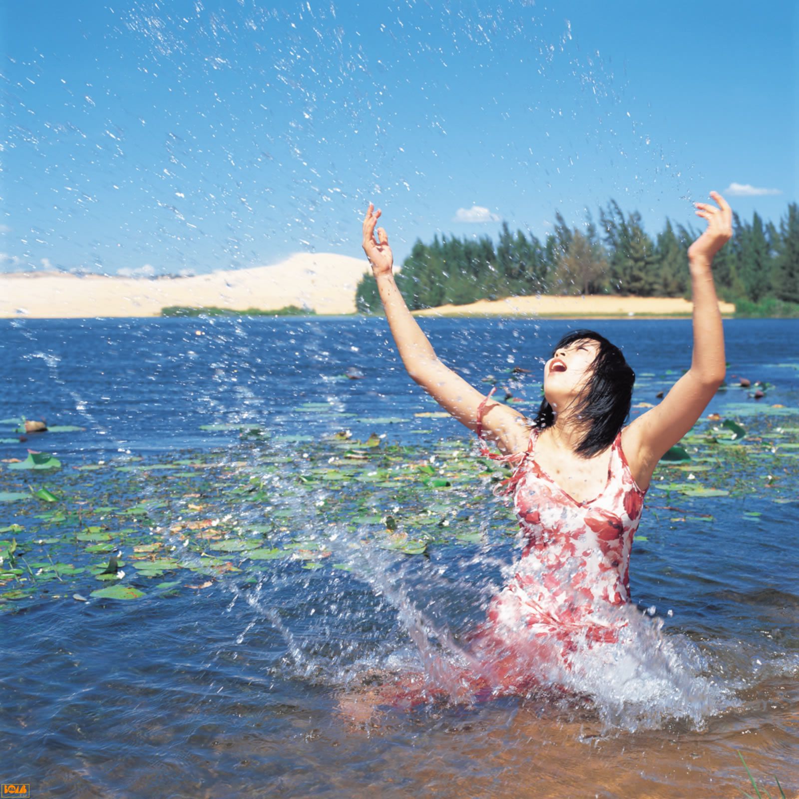 黒川芽以《Nina – Special Wallpaper》   2004年12月刊-图29