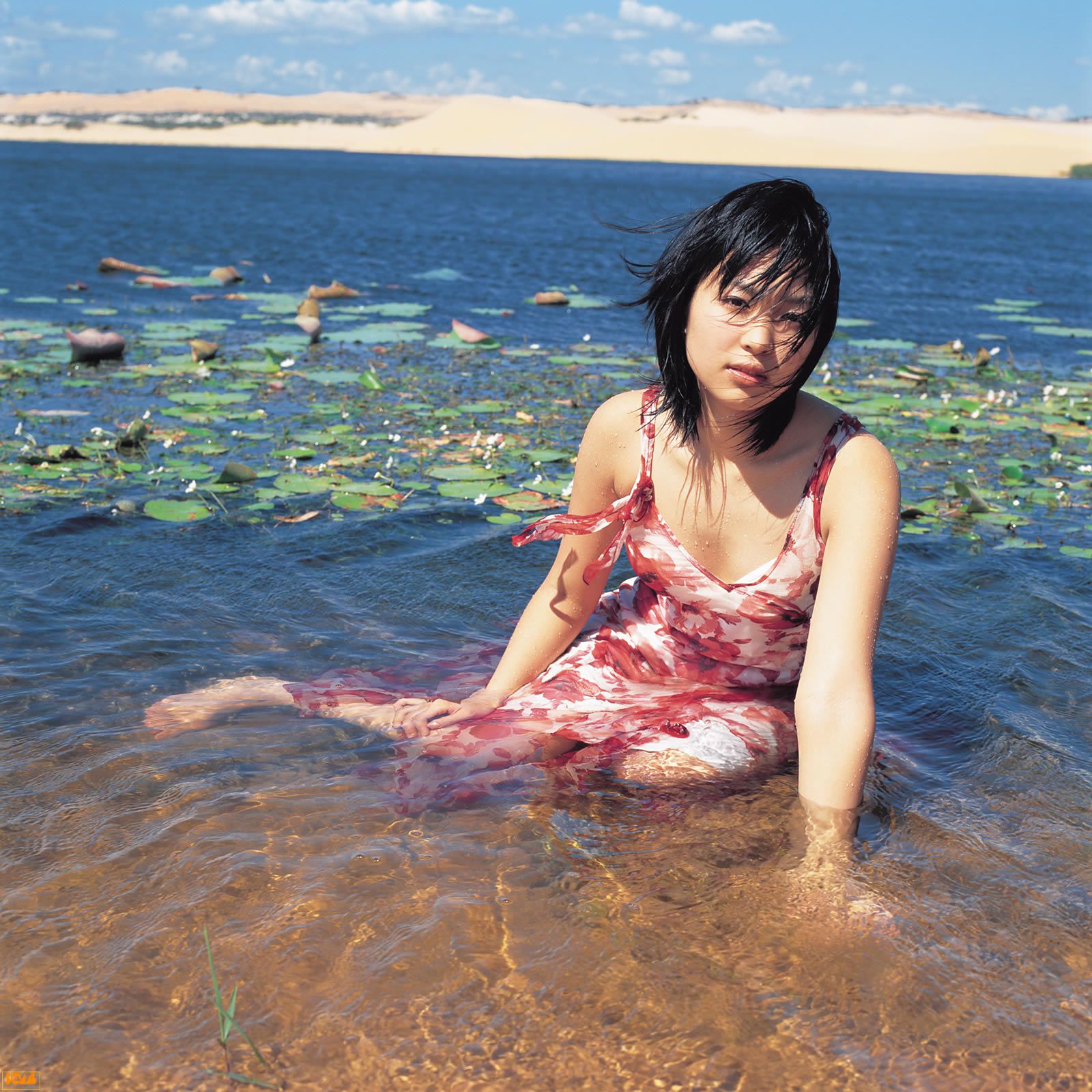 黒川芽以《Nina – Special Wallpaper》   2004年12月刊-图30