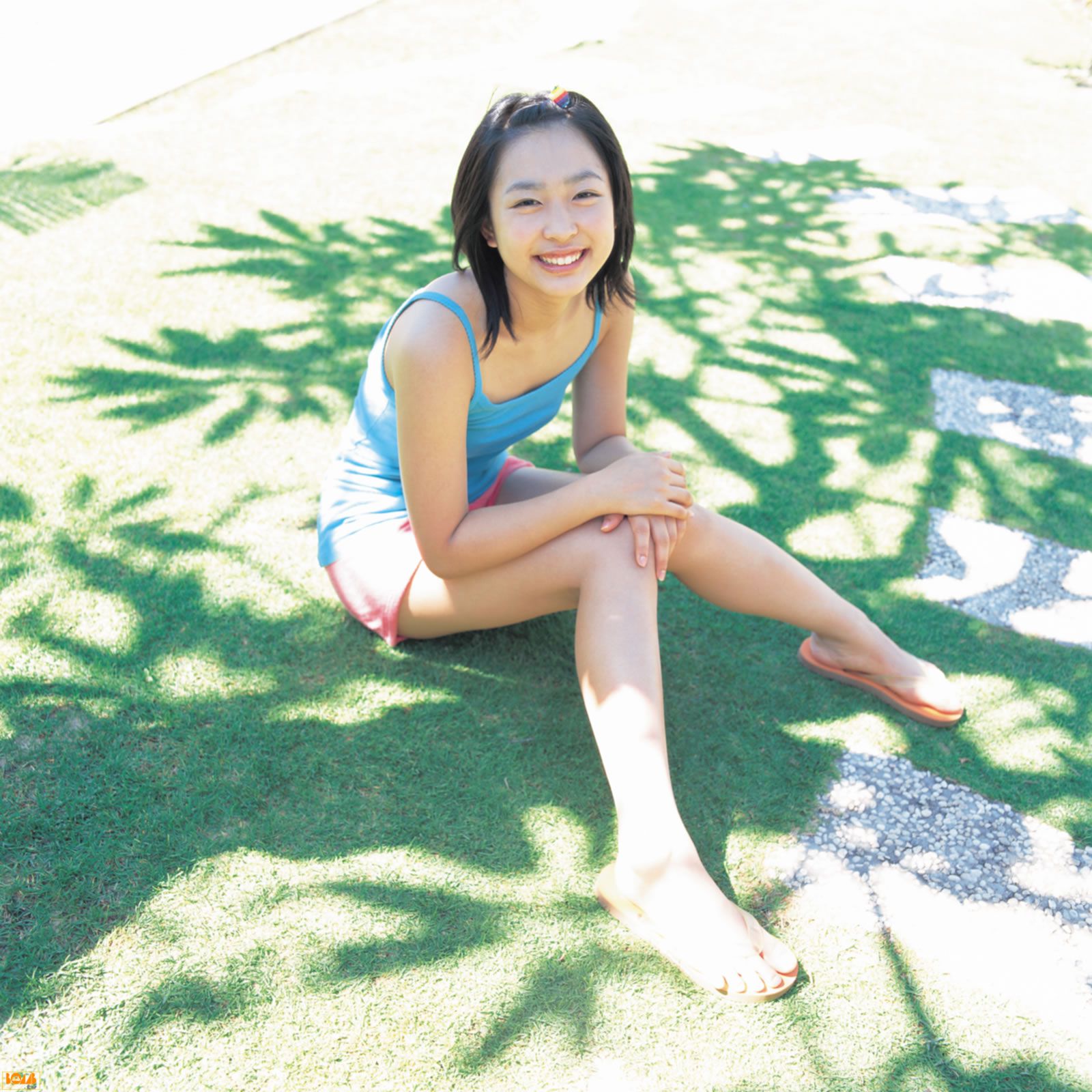 黒川芽以《Nina – Special Wallpaper》   2004年12月刊-图35