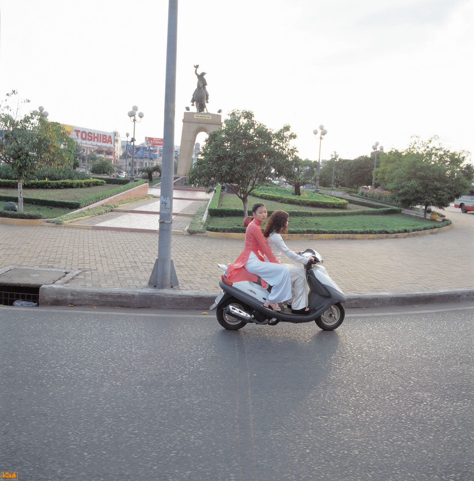 黒川芽以《Nina – Special Wallpaper》   2004年12月刊-图68