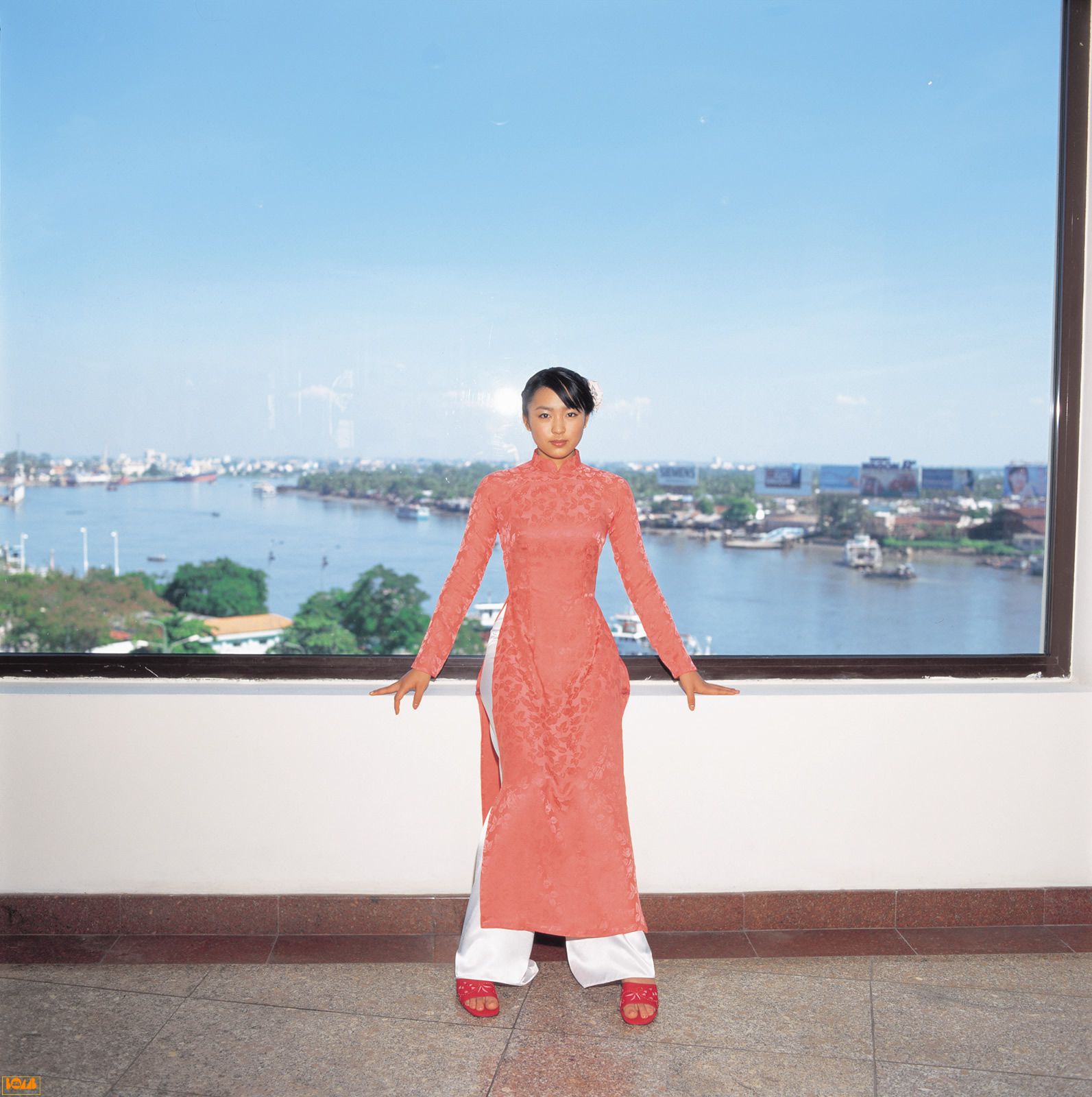 黒川芽以《Nina – Special Wallpaper》   2004年12月刊-图98