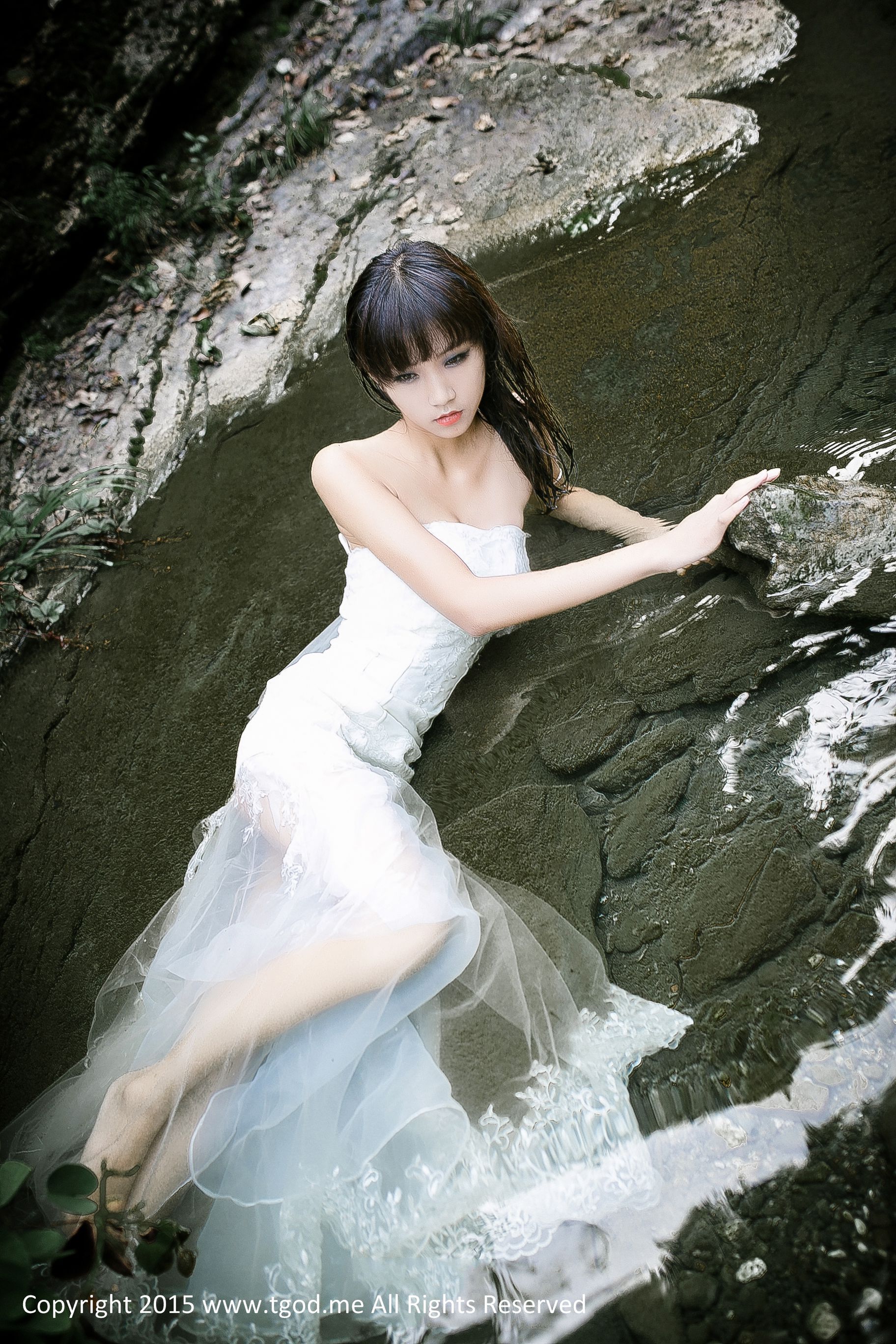 徐畅《幽谷中的美人鱼》  写真集-图0