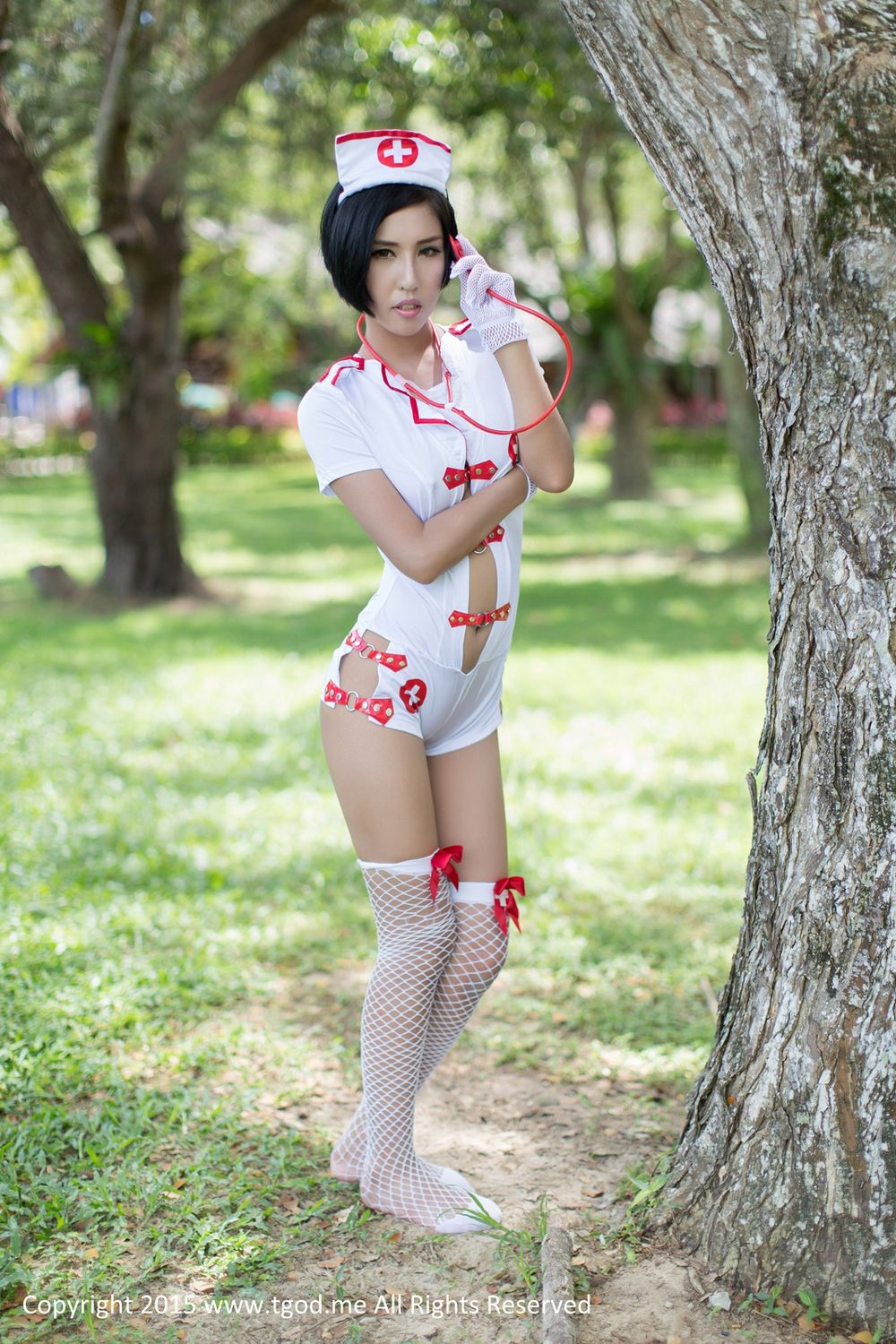 魅惑女神娜依灵儿《这位护士有点冷》  写真集-图34