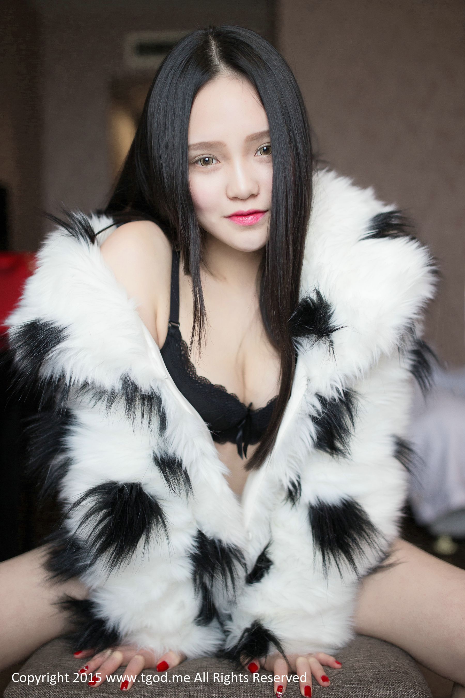 可爱女神佩佩Cassie 《皮草VS白衬衣》   写真集-图50