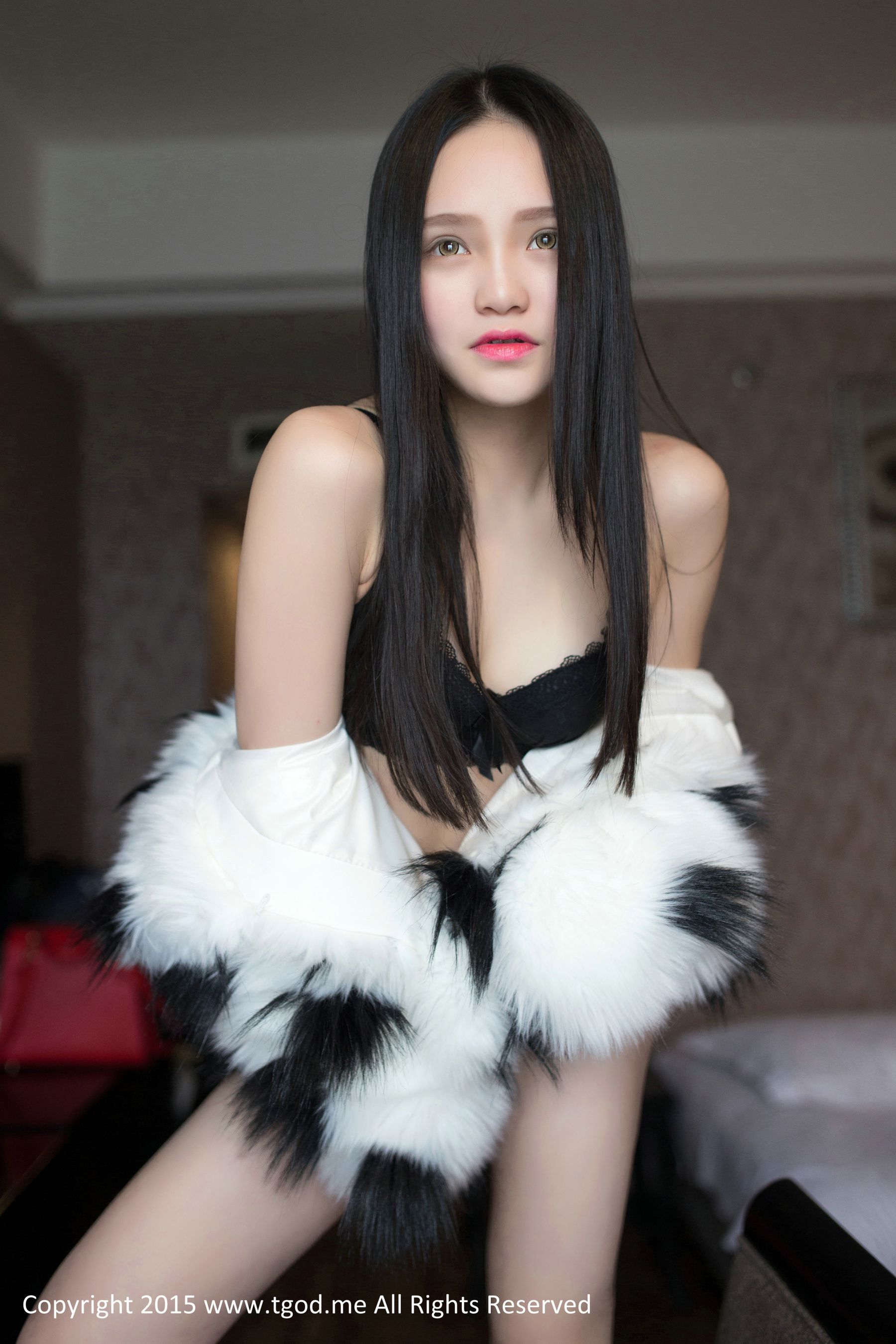 可爱女神佩佩Cassie 《皮草VS白衬衣》   写真集-图56