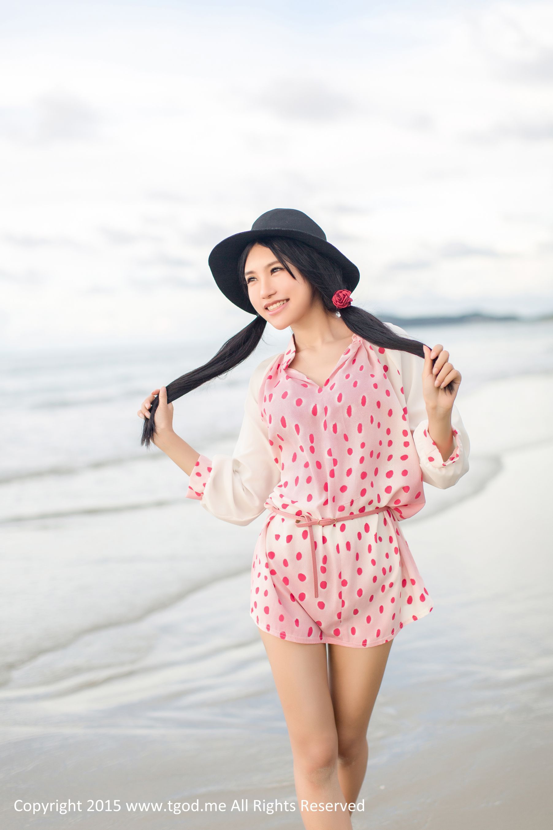 绮里嘉ula《乖乖女仆俏佳人》  写真集-图1