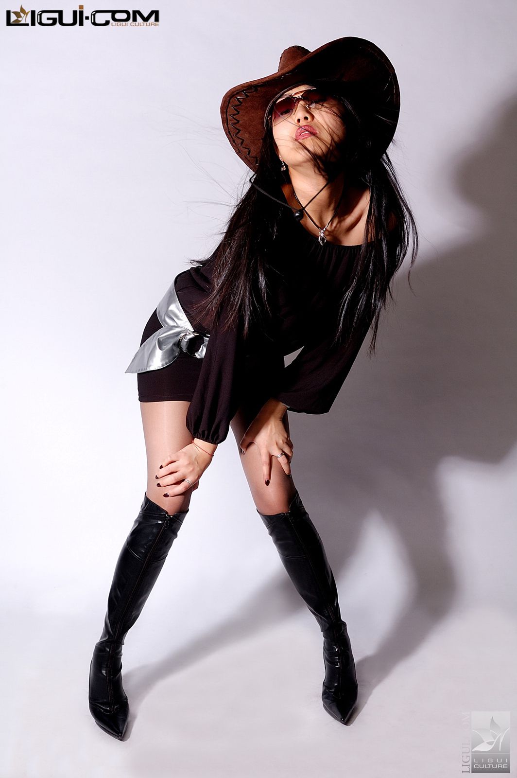 Model 琳达《飞扬牛仔》  丝足写真图片-图6