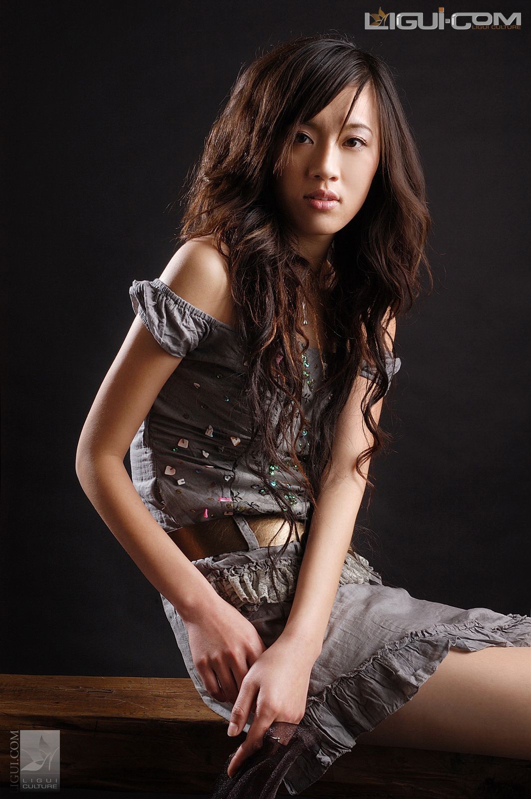 Model 王昕《伊人独坐美眸迷离》   丝足写真图片-图13