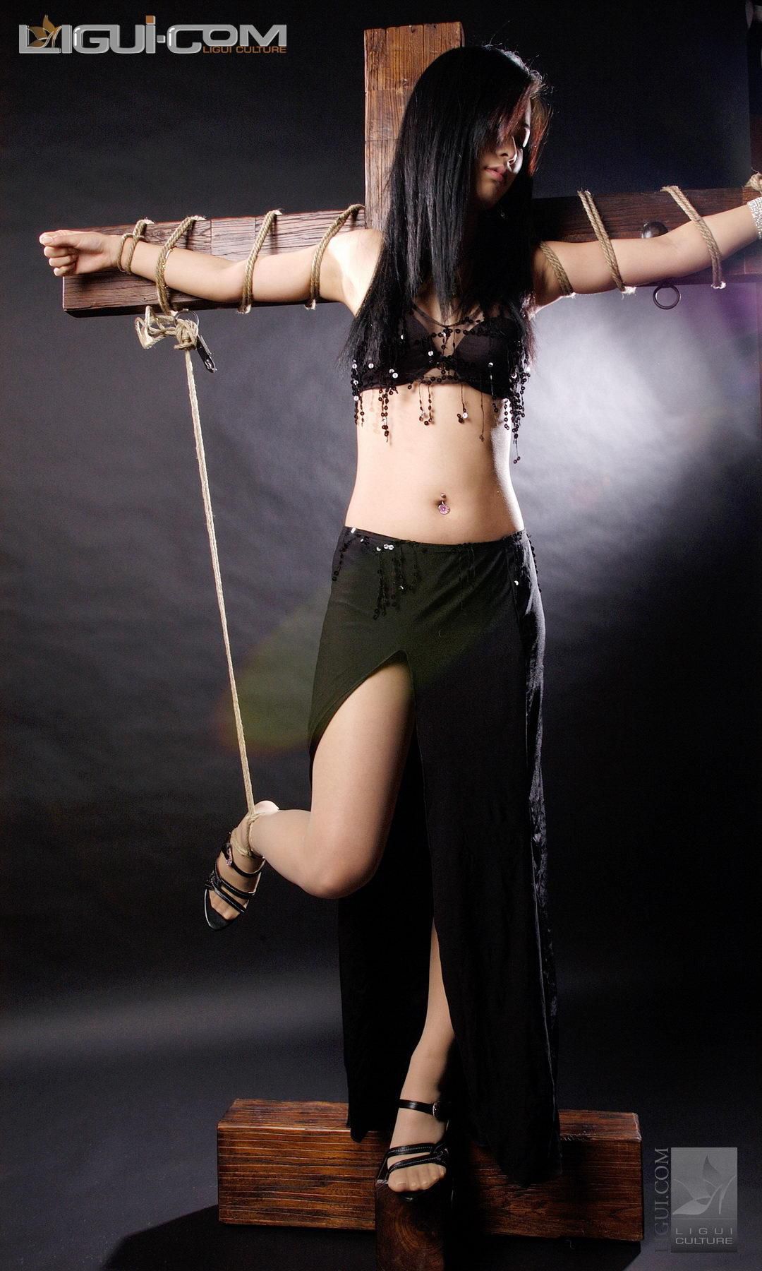 Model Saya《十字架的绳艺捆绑》 丝足写真图片-图4