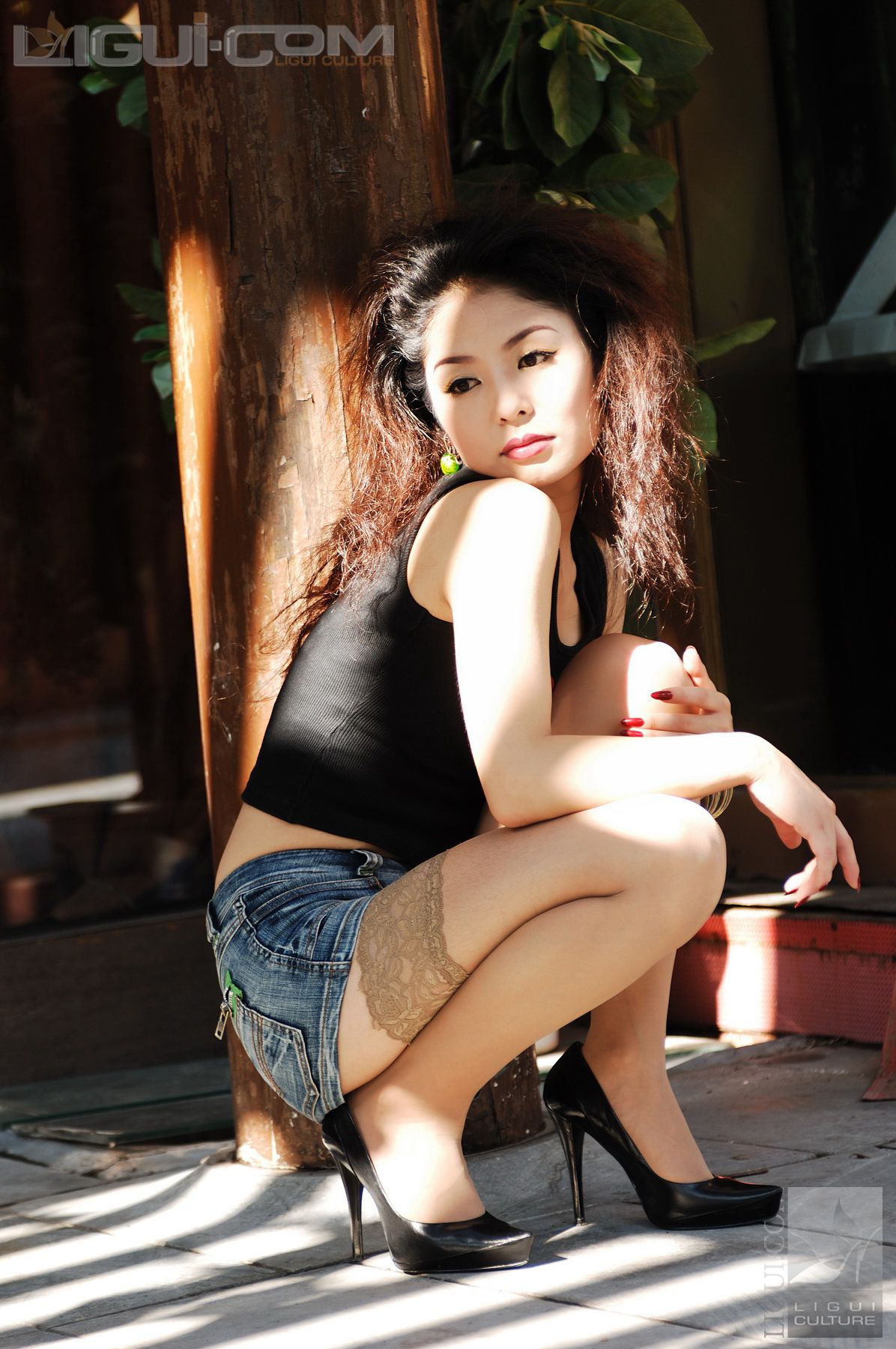 Model 冰清《牛仔和丝袜街拍》  丝足写真图片-图37