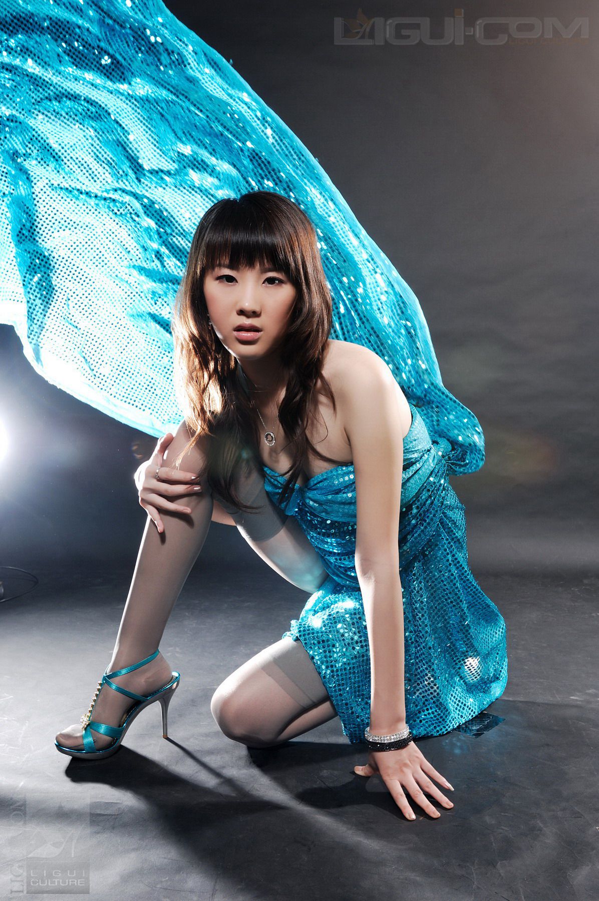 Model 菲菲《白丝、灰丝、丝丝噬魂》  丝足写真图片-图42