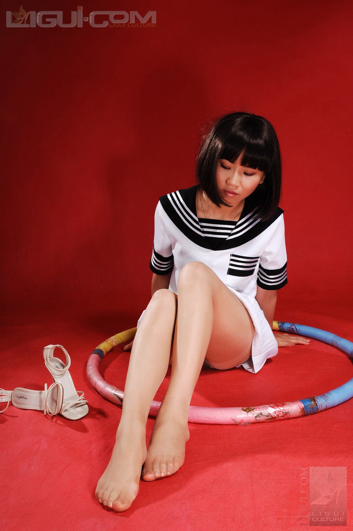 Model 由美《可爱学生妹锻炼时秀丝袜》  丝足写真图片-图6