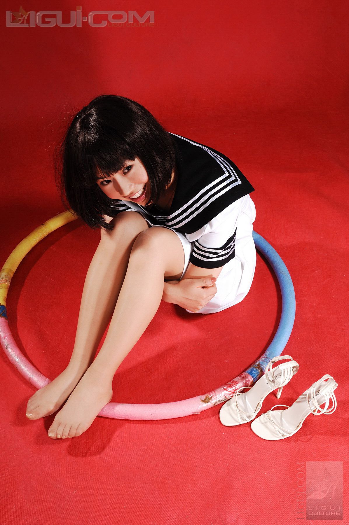 Model 由美《可爱学生妹锻炼时秀丝袜》  丝足写真图片-图8