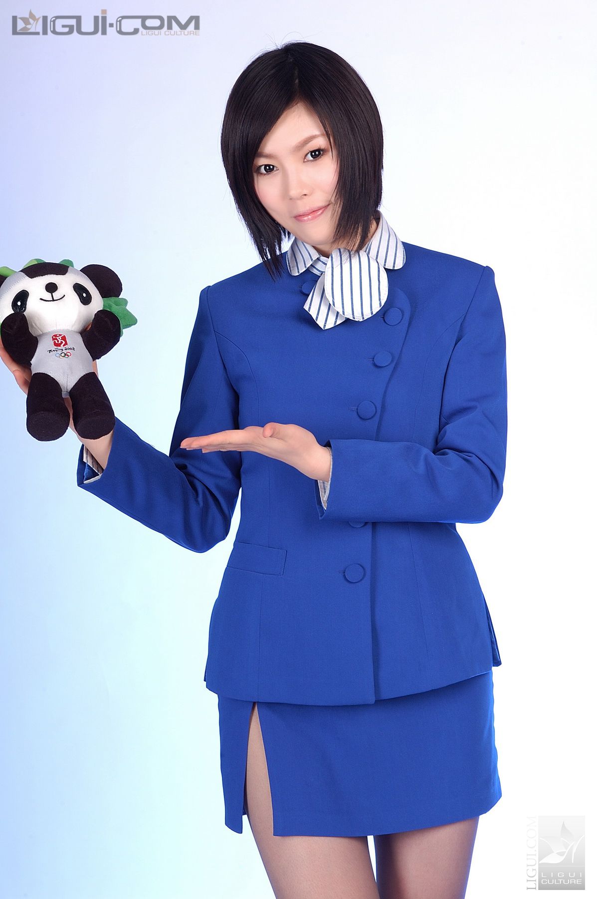 Model 慕子《高跟美丝空姐之福娃女王之恋》  丝足写真图片-图0