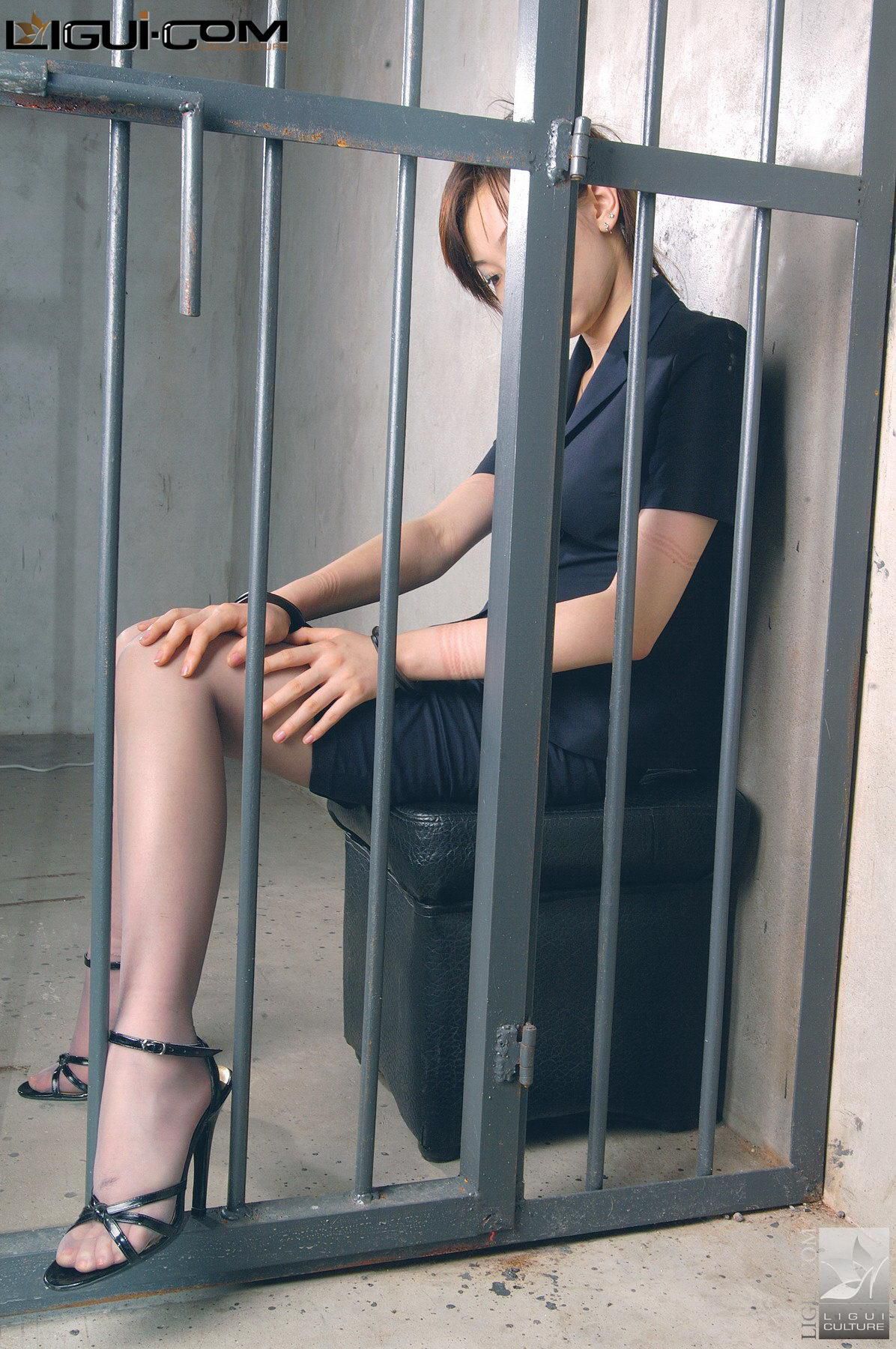 Model 璐璐《监狱被羁押捆绑之风情万种》  丝足写真图片-图34