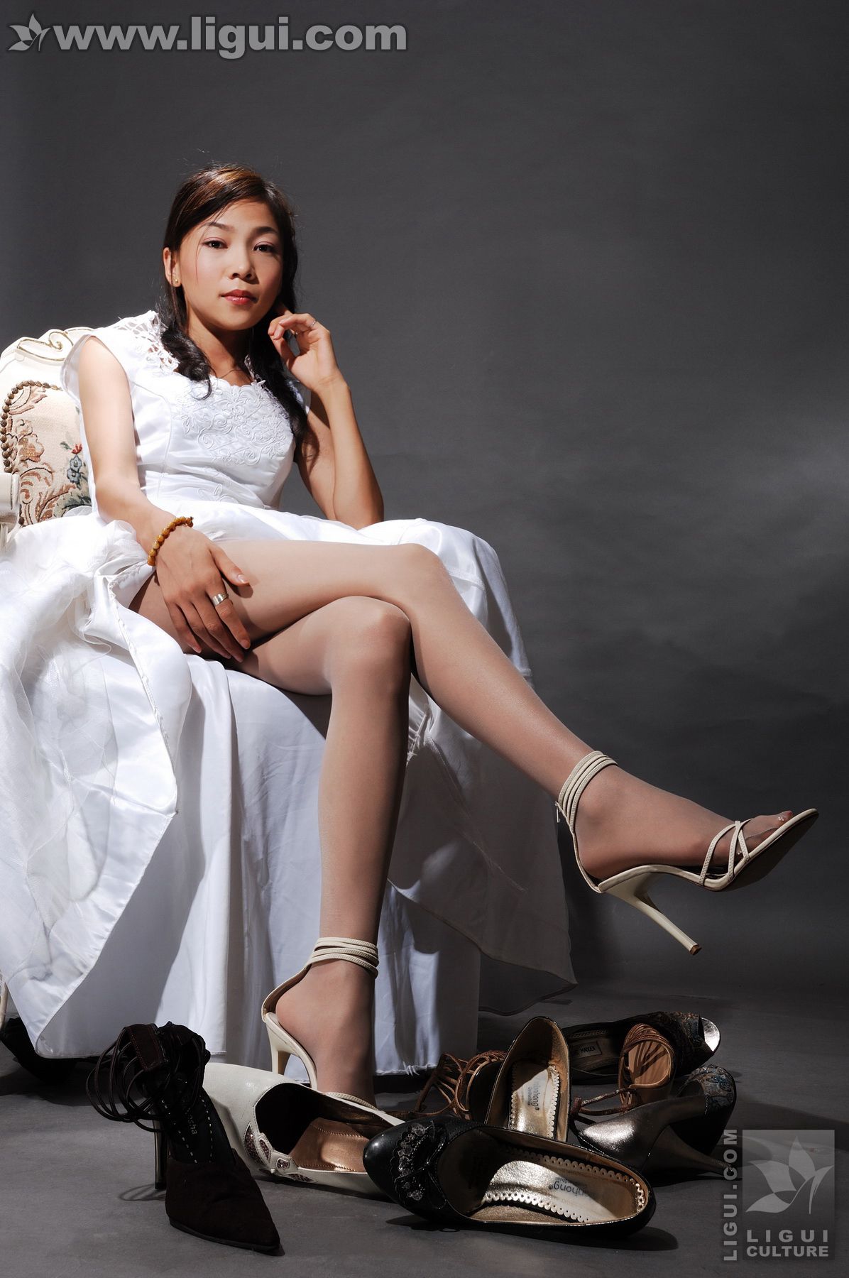 Model 梦露《昏暗高跟小筑艳遇美丝娇女》  丝足写真图片-图2