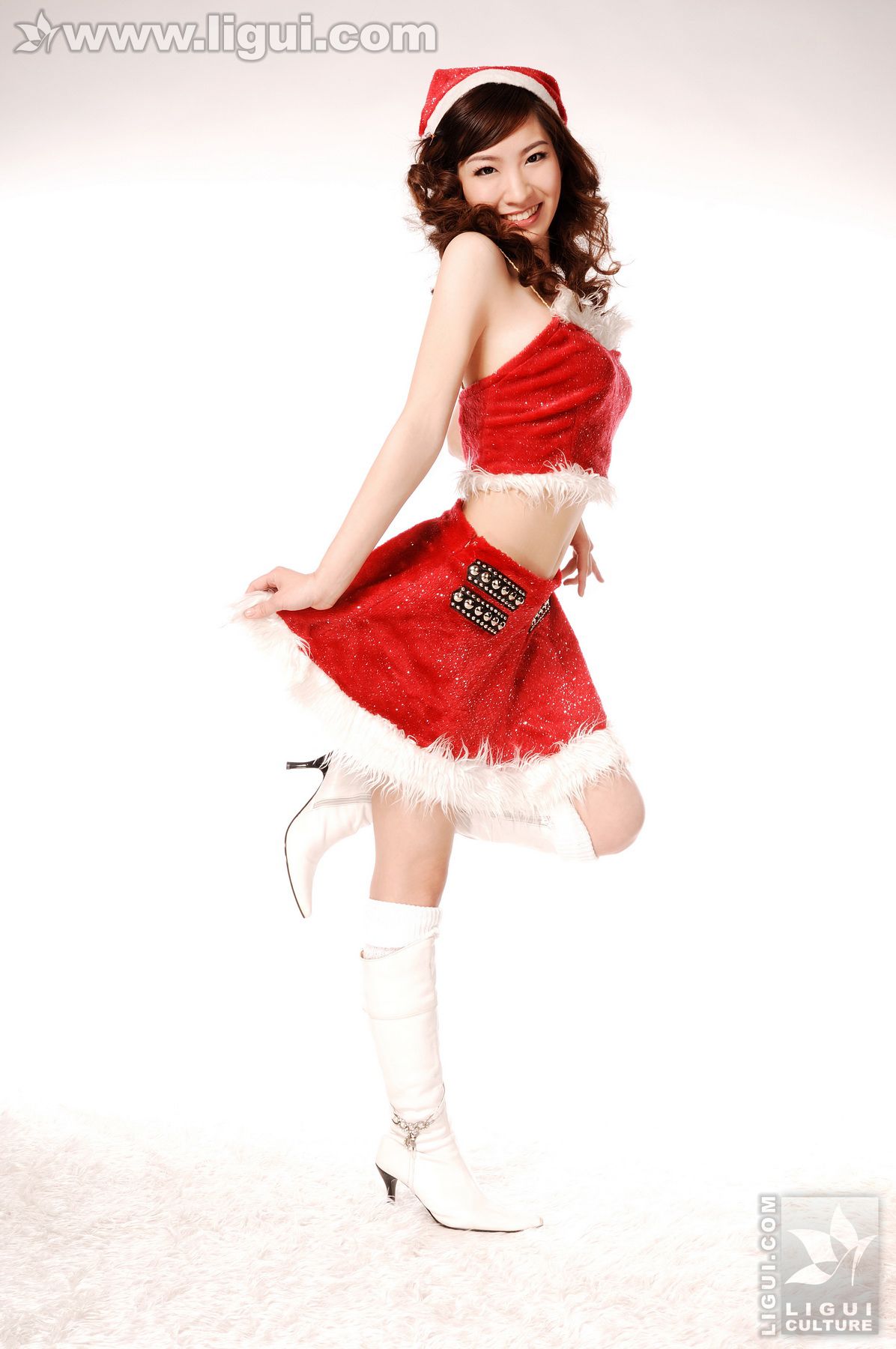 Model 小雪《祝大家圣诞快乐！》丝足写真图片-图0