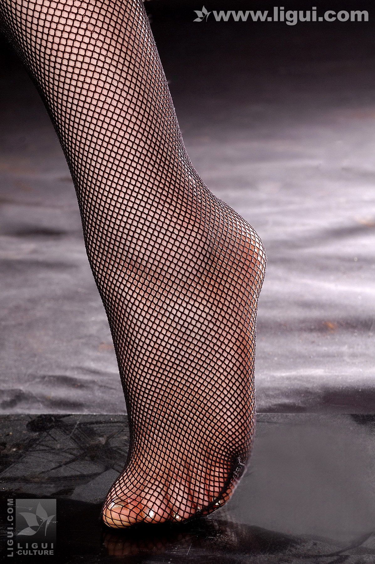 Model 慕子《美袜美腿美丫连足弓也很美!》  丝足写真图片-图33
