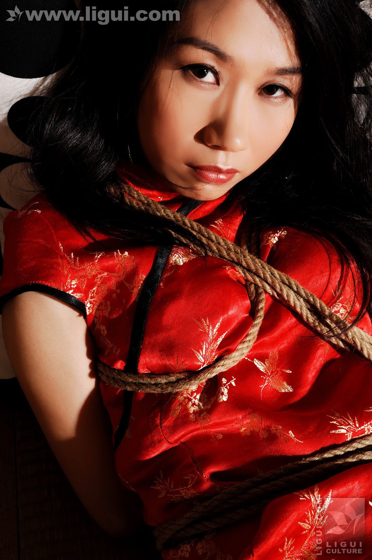 Model 海伦《可怜的小猫咪》  丝足写真图片-图29