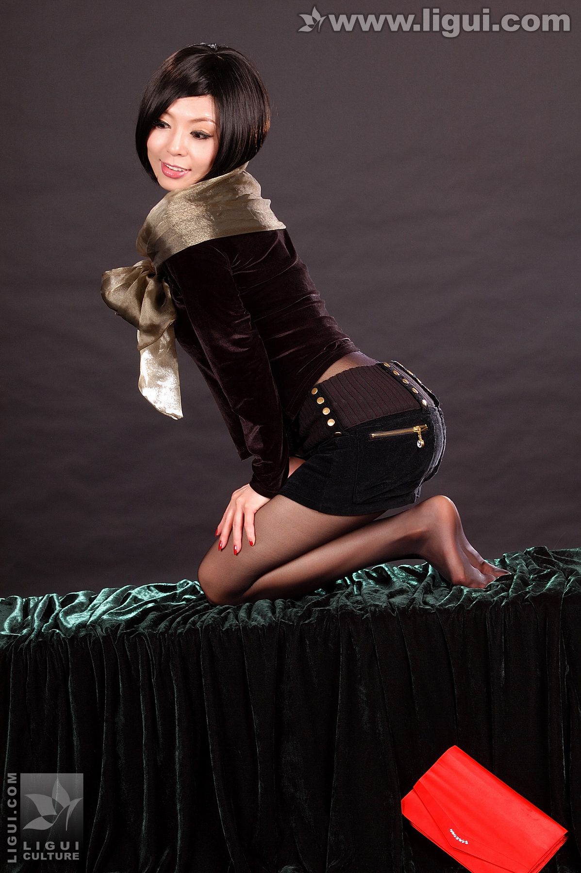 Model 冰清《黑丝熟女诱惑》  丝足写真图片-图9