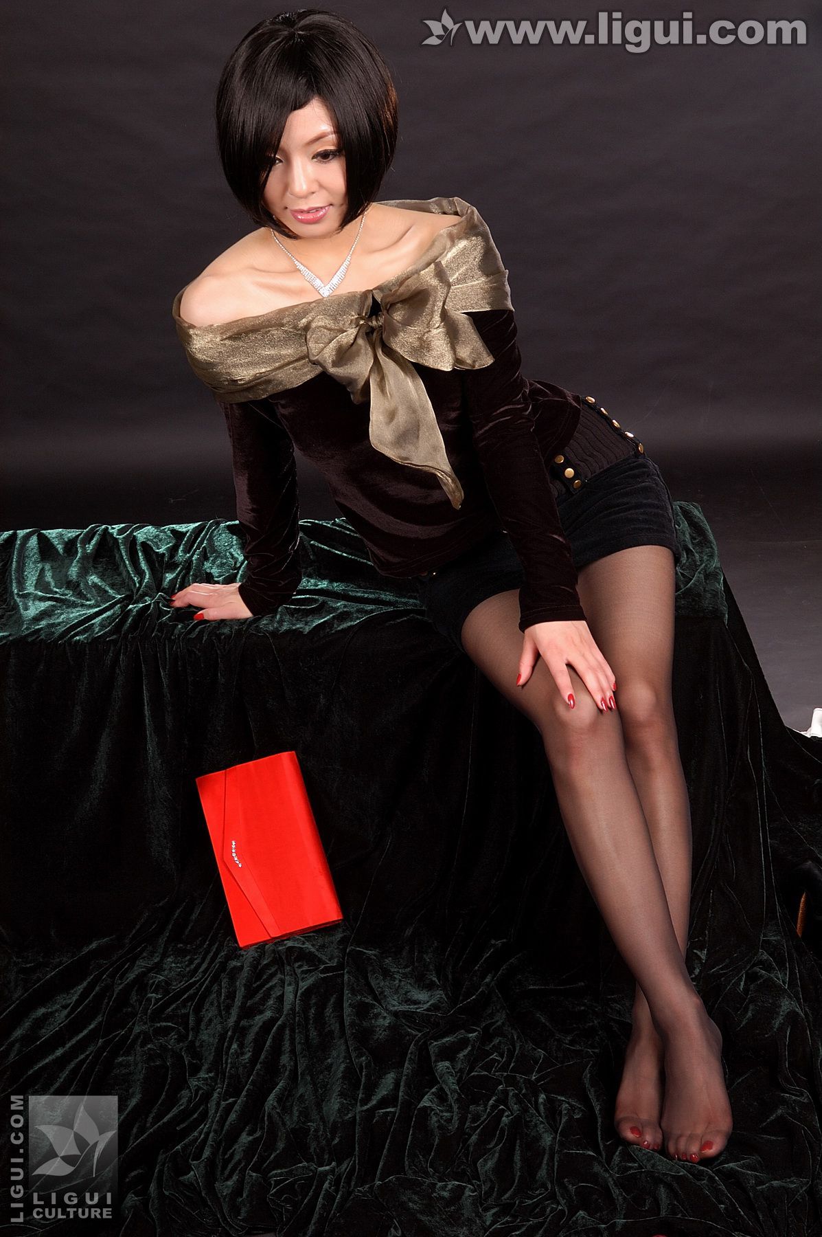 Model 冰清《黑丝熟女诱惑》  丝足写真图片-图18