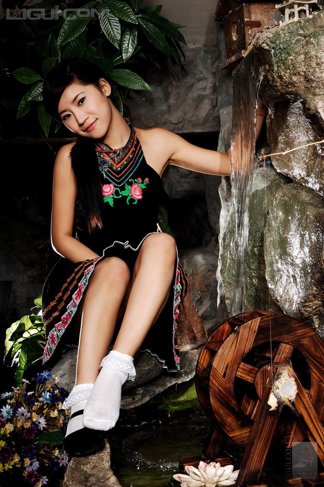Model 卡鲁鲁《异族风光秀美足》  丝袜玉足写真图片-图12