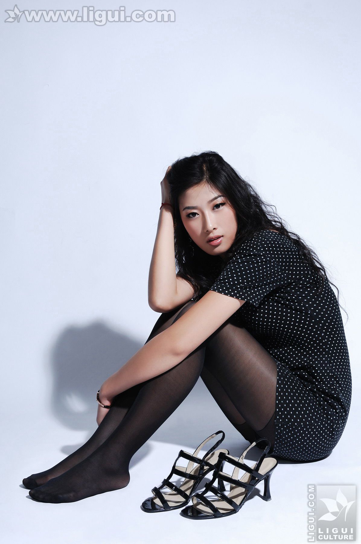 Model 王玉《黑丝美女新丽人》美腿玉足写真图片-图38
