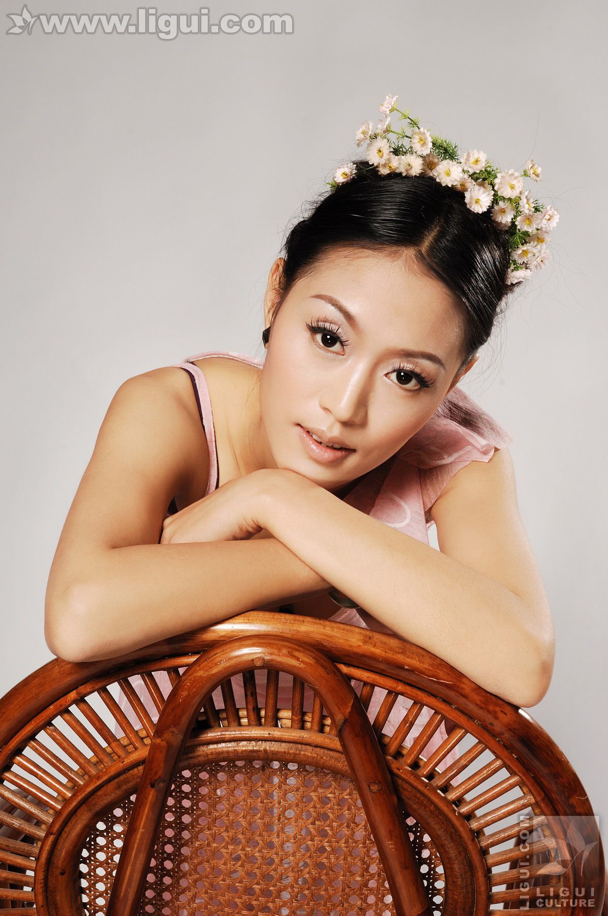 Model 凯咪《金粉世家贵足高跟》  丝袜玉足写真图片-图29