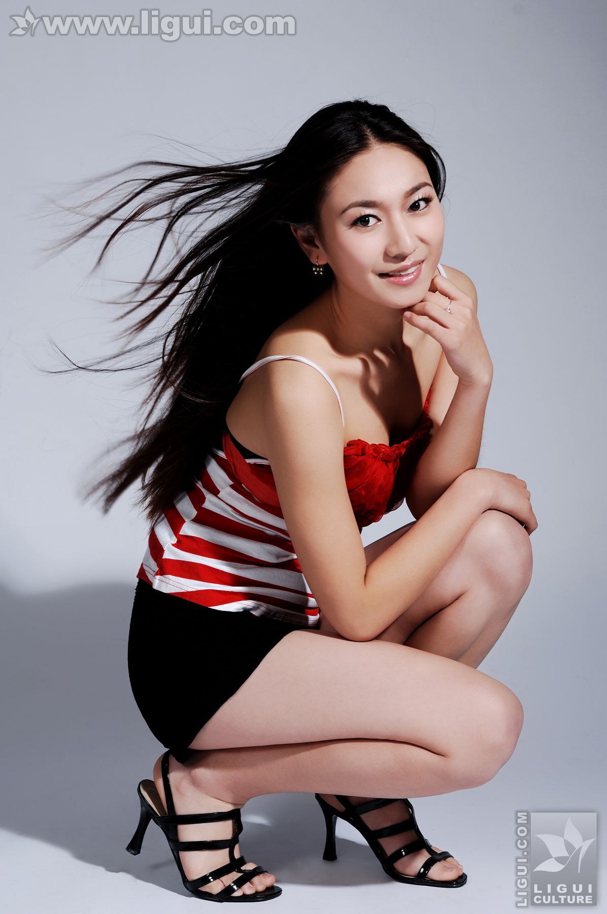 Model 唐静《健身女教练的幸福生活》  美腿玉足写真图片-图10