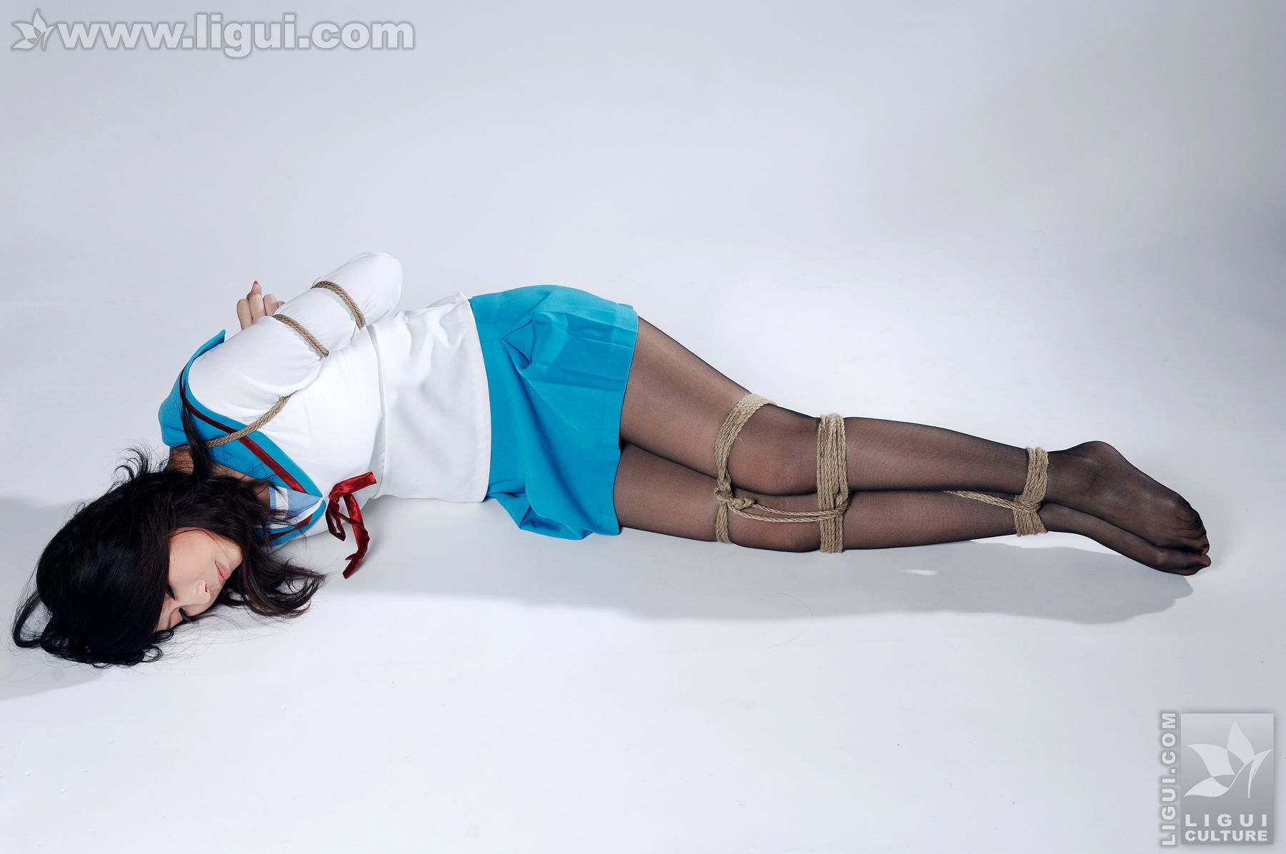 Model 幽幽《海军制服黑丝捆绑》  美腿玉足写真图片-图10