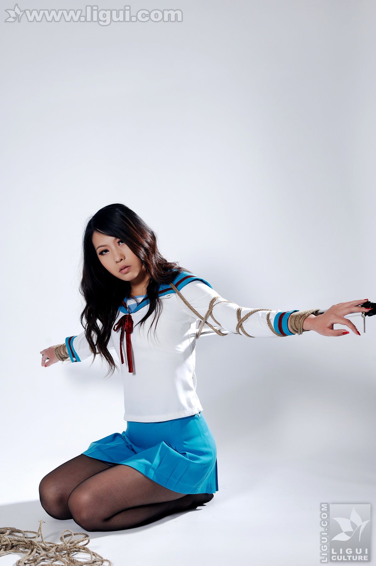 Model 幽幽《海军制服黑丝捆绑》  美腿玉足写真图片-图31