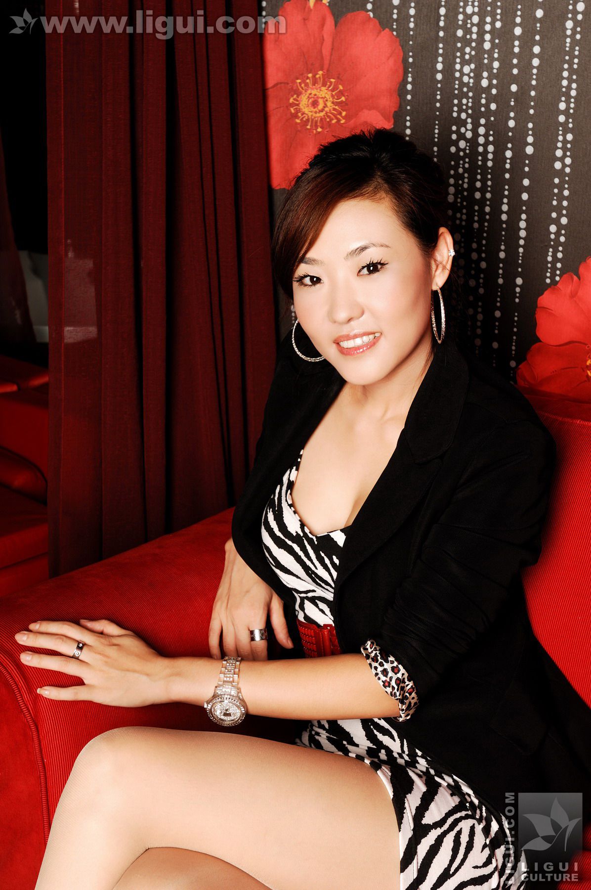 Model CoCo《沉醉其中》  美腿玉足写真图片-图4
