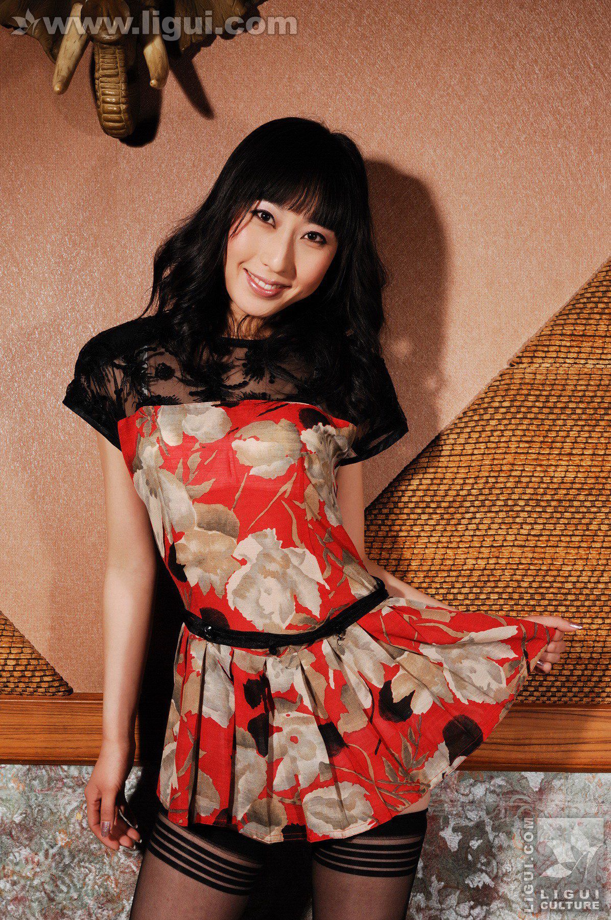 Model 肖宇飞《甜蜜笑容中的丝袜诱惑》  美腿玉足写真图片-图10