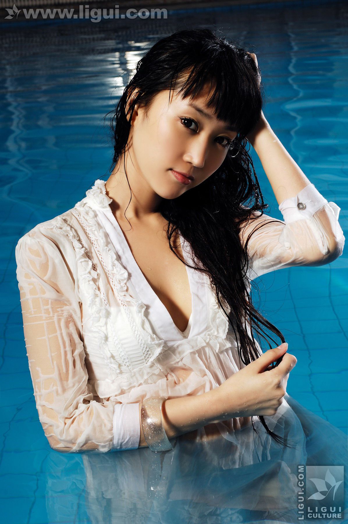Model 程海伦《美轮美奂风姿乍现》  美腿玉足写真图片-图129