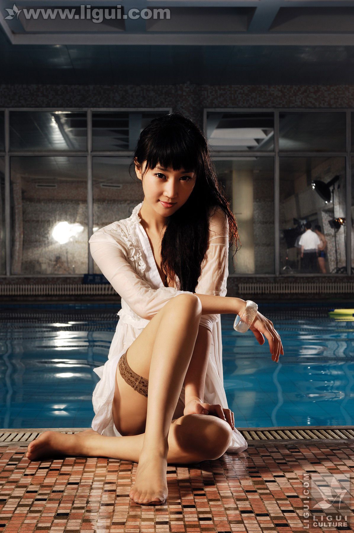 Model 程海伦《美轮美奂风姿乍现》  美腿玉足写真图片-图23