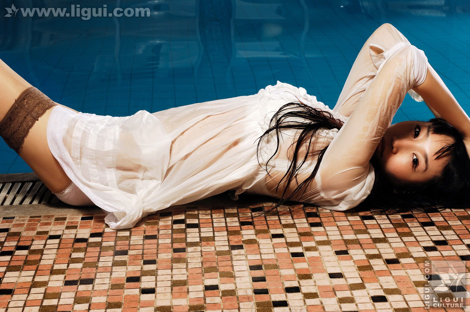 Model 程海伦《美轮美奂风姿乍现》  美腿玉足写真图片-图27