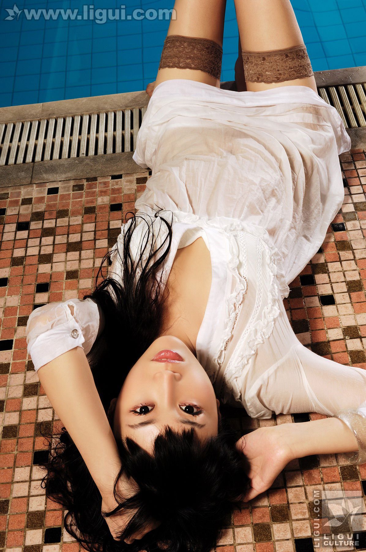 Model 程海伦《美轮美奂风姿乍现》  美腿玉足写真图片-图44