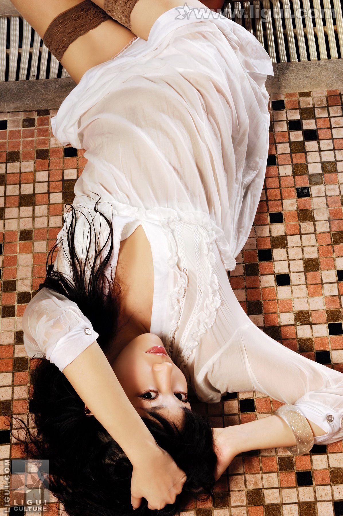 Model 程海伦《美轮美奂风姿乍现》  美腿玉足写真图片-图49