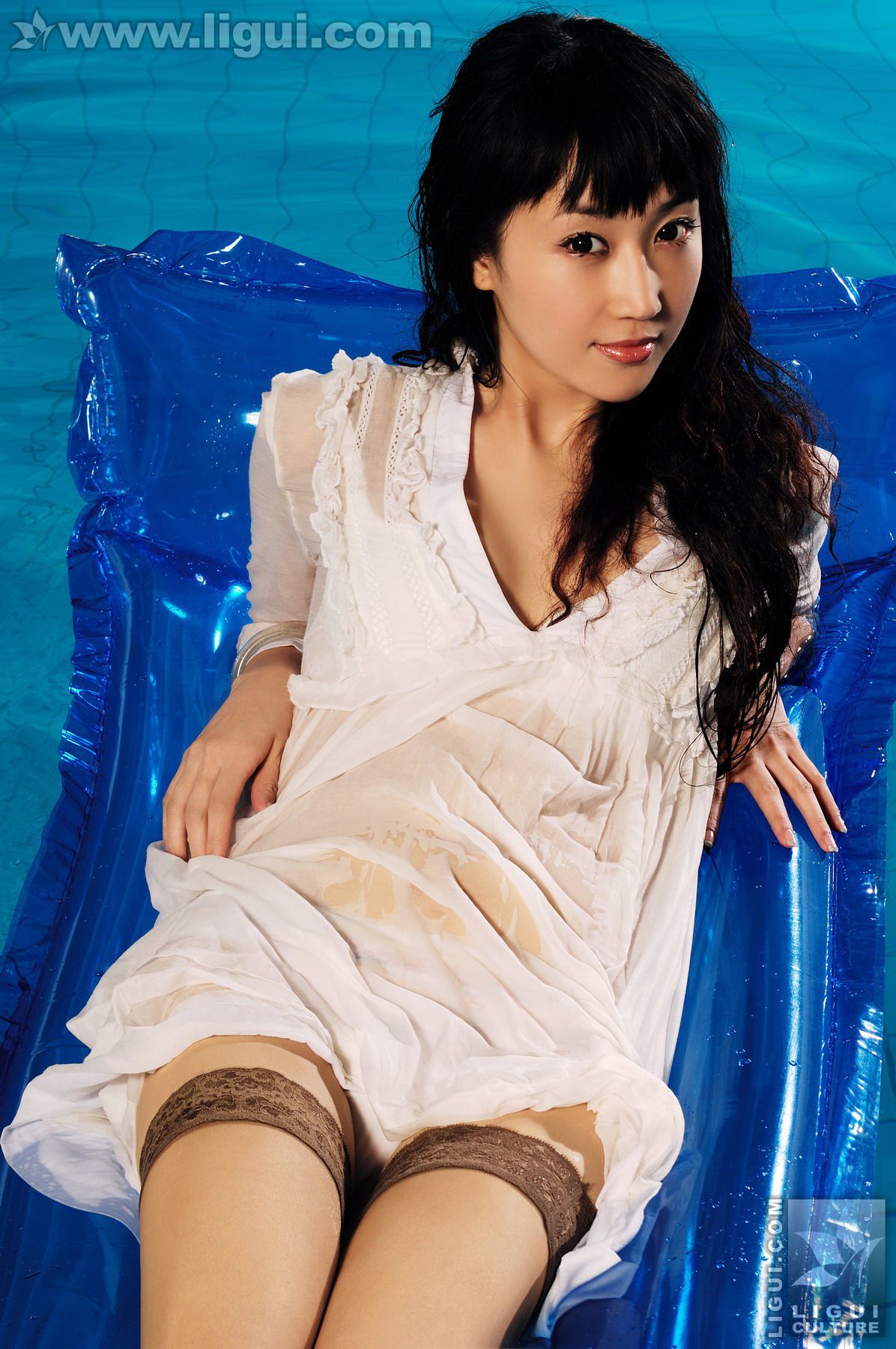 Model 程海伦《美轮美奂风姿乍现》  美腿玉足写真图片-图60