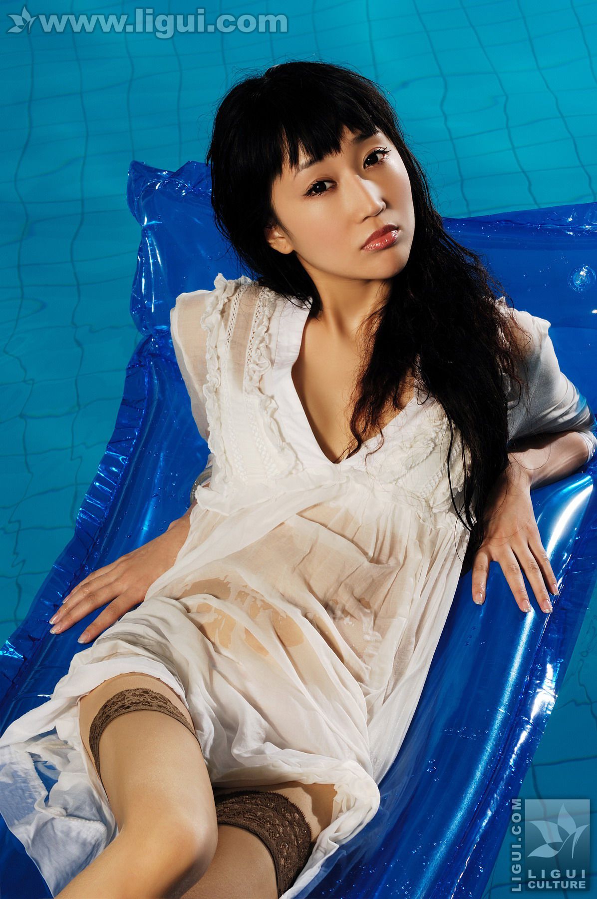 Model 程海伦《美轮美奂风姿乍现》  美腿玉足写真图片-图67