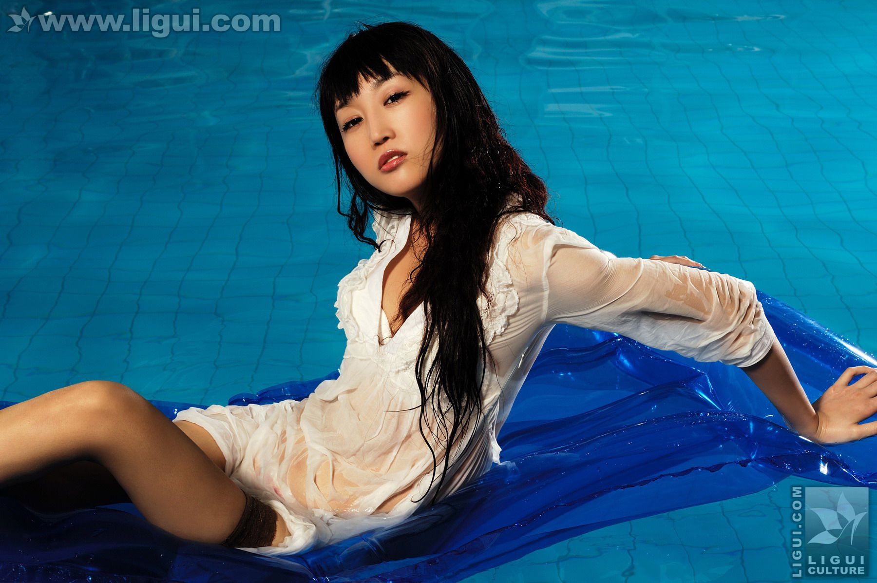 Model 程海伦《美轮美奂风姿乍现》  美腿玉足写真图片-图72