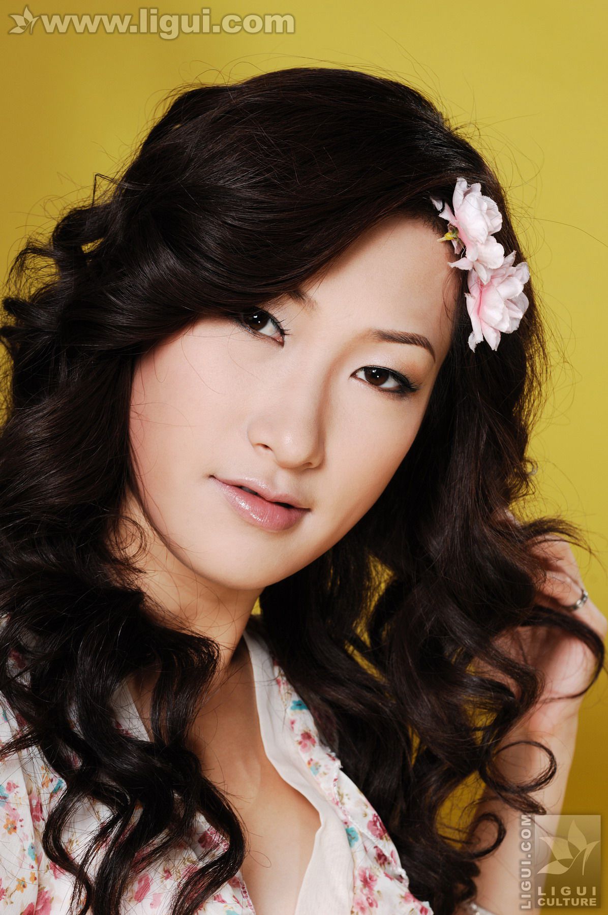 Model 婷婷《迷人风情之甜蜜蜜》  美腿玉足写真图片-图4