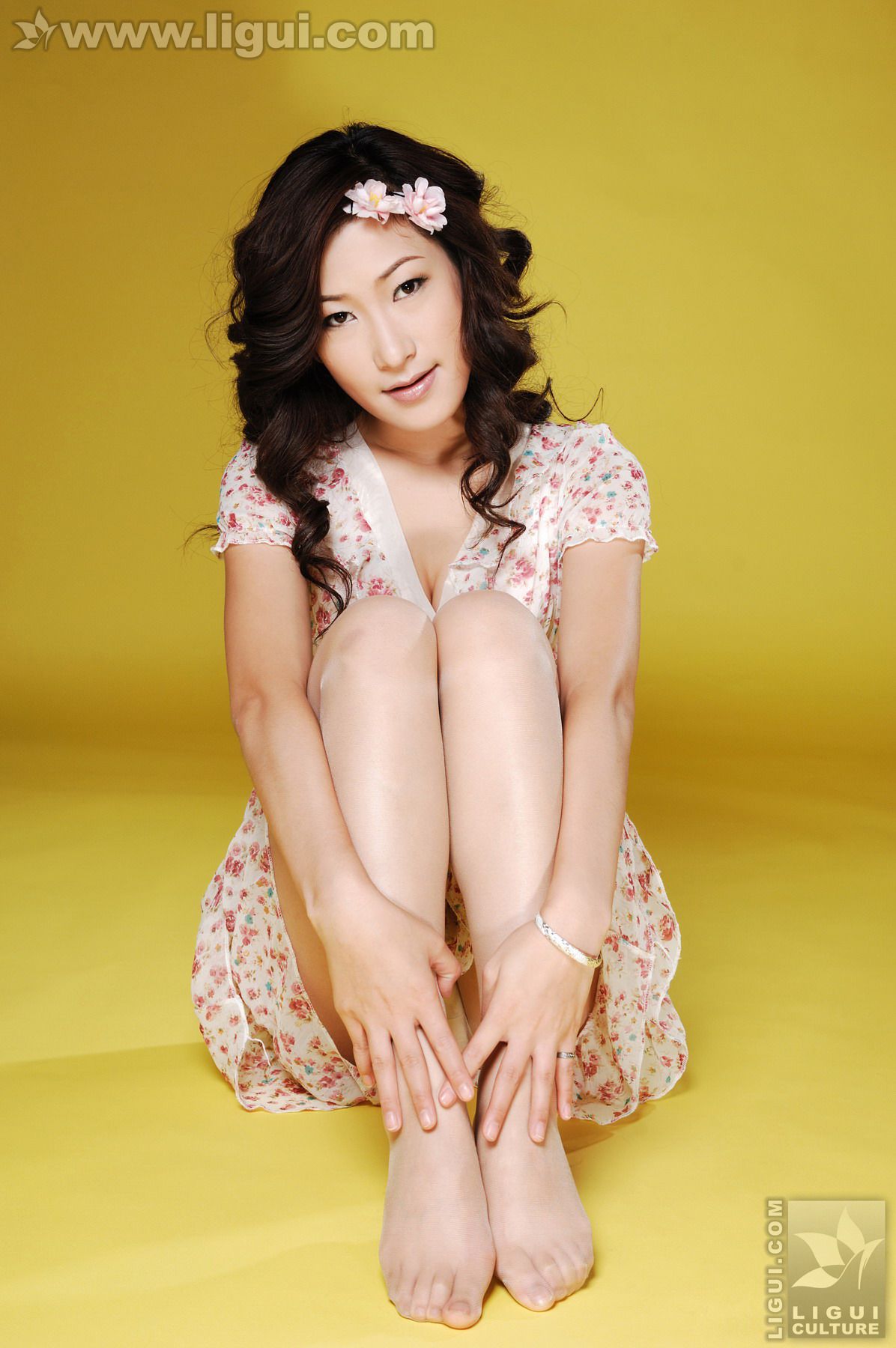 Model 婷婷《迷人风情之甜蜜蜜》  美腿玉足写真图片-图7