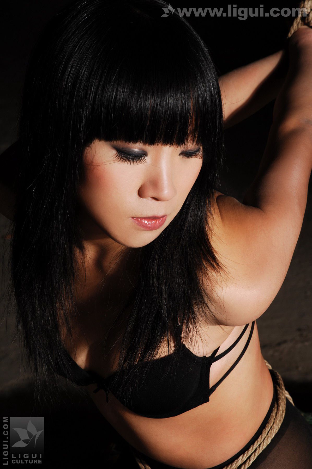 Model 伊园《黑丝诱惑捆绑主题》  美腿玉足写真图片-图37