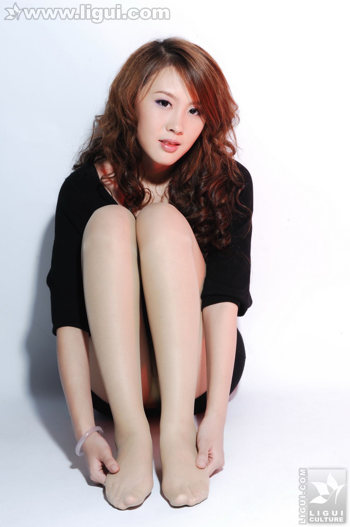 Model 菲菲《高贵气质的高跟女郎》  美腿玉足写真图片-图9