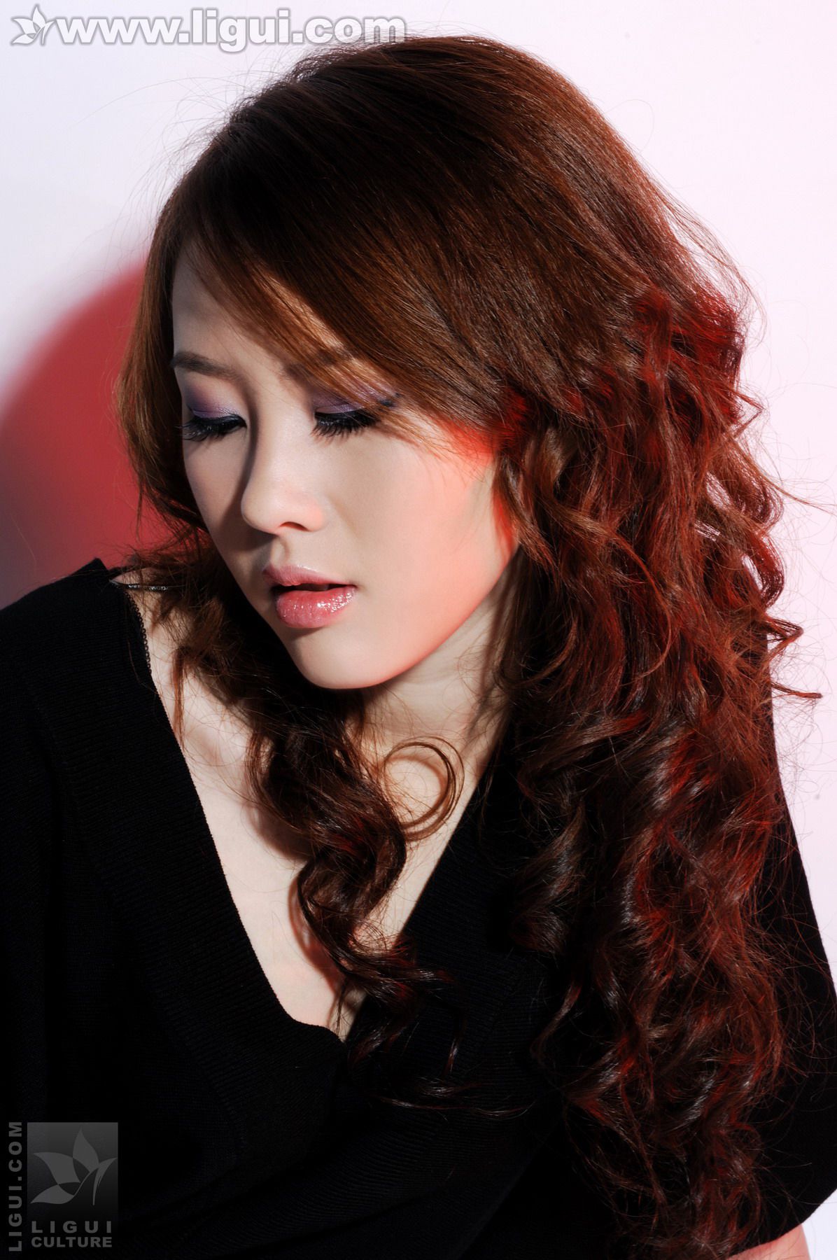 Model 菲菲《高贵气质的高跟女郎》  美腿玉足写真图片-图6