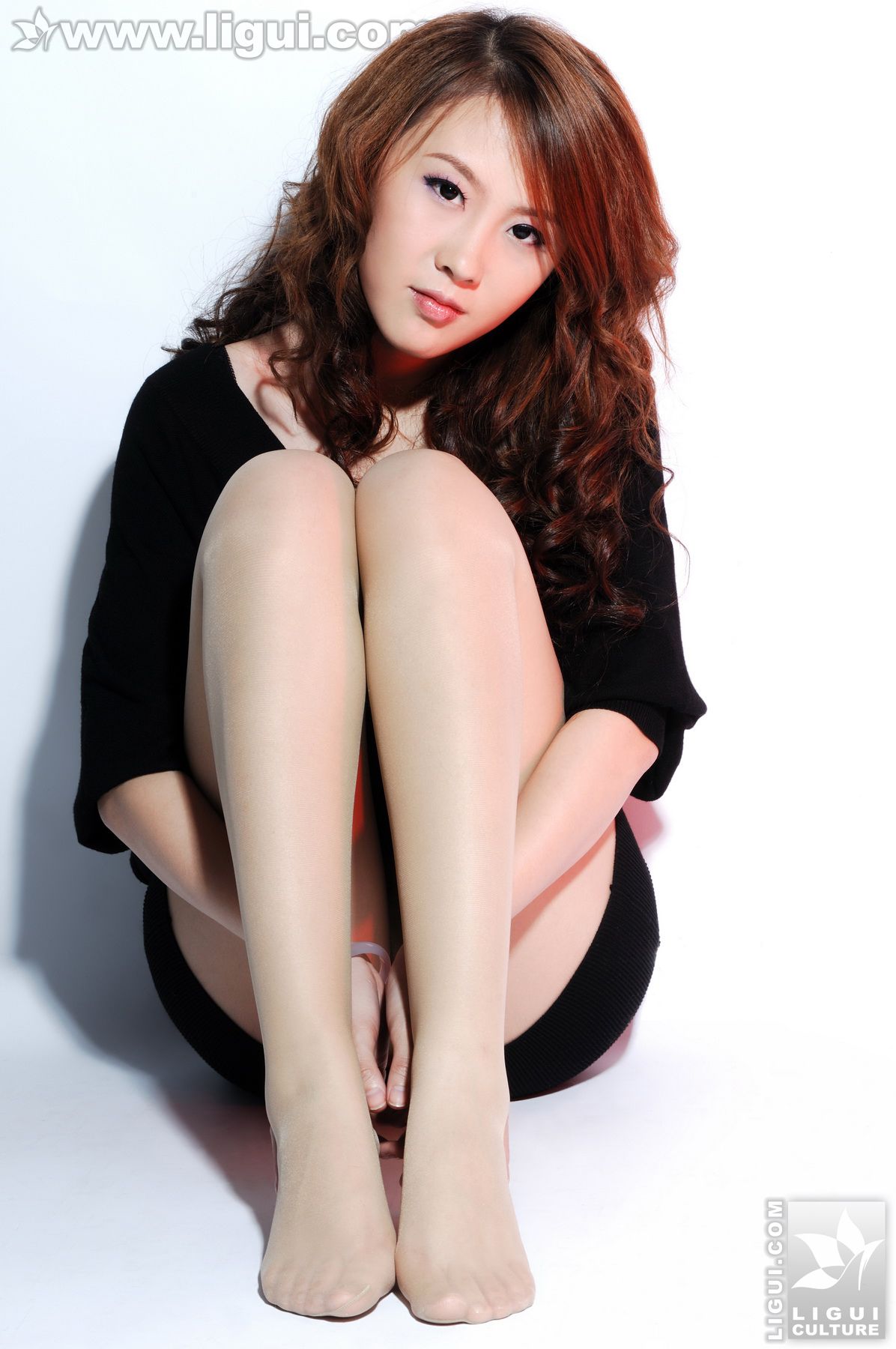Model 菲菲《高贵气质的高跟女郎》  美腿玉足写真图片-图8