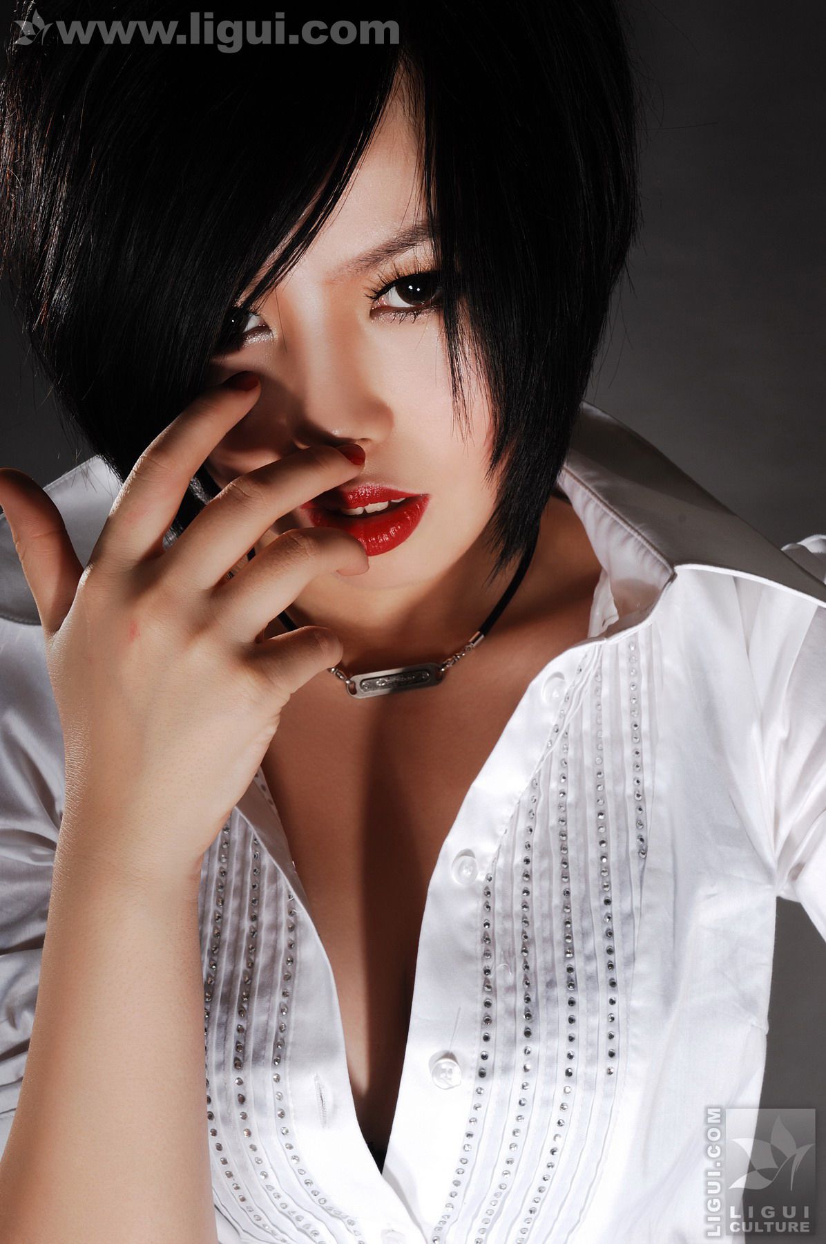 Model 慕子《奢华的气质，唯美的视觉》  美腿玉足写真图片-图27