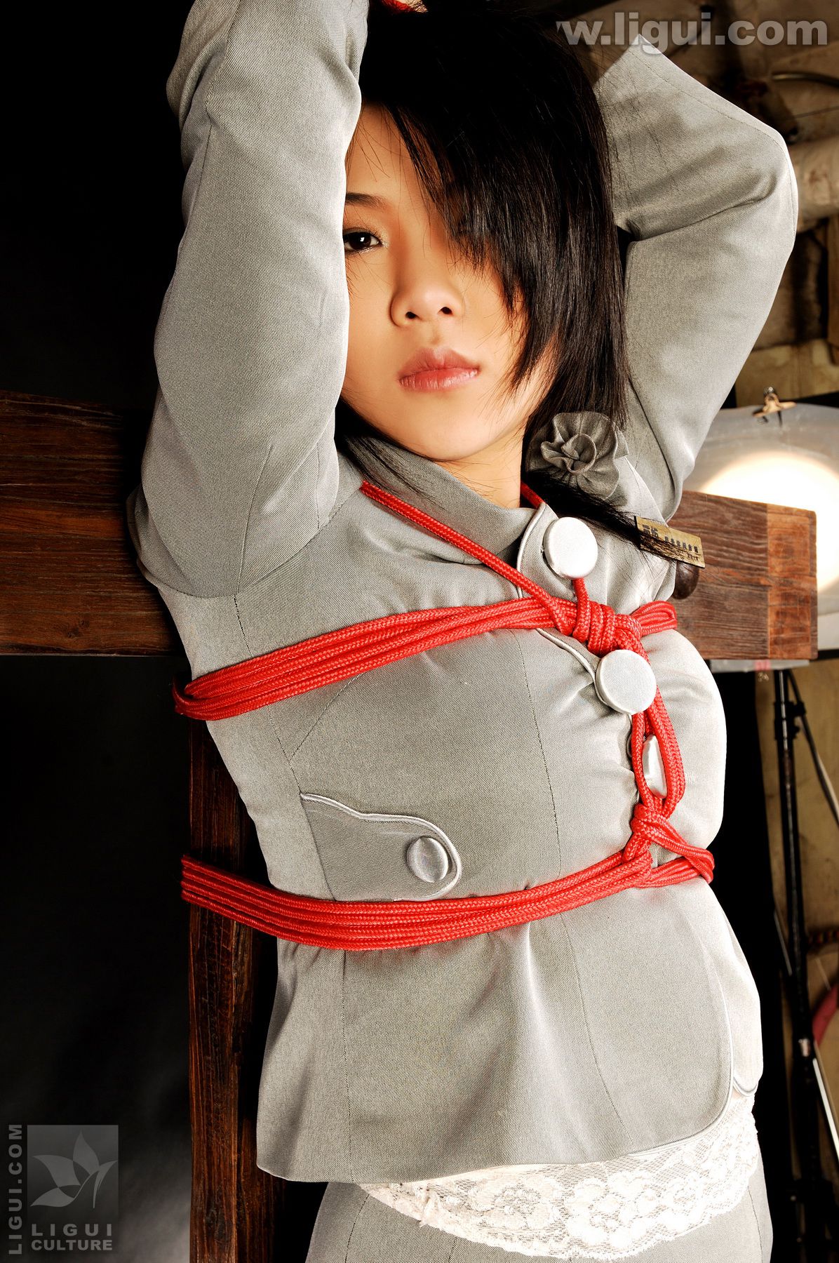Model 文静《被束缚的女秘书》  美腿玉足写真图片-图6